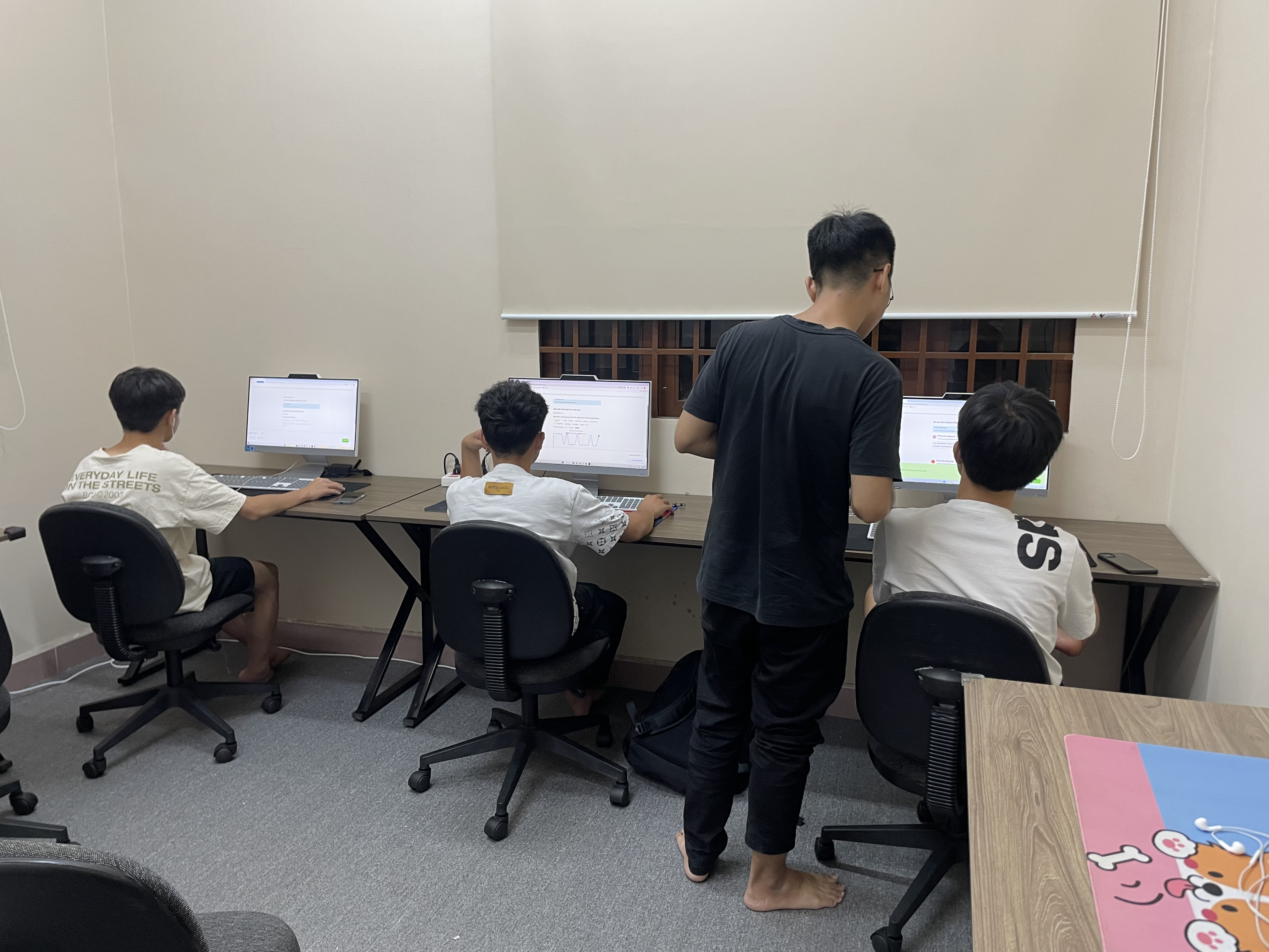 Hoạt động nhóm tiếng Anh