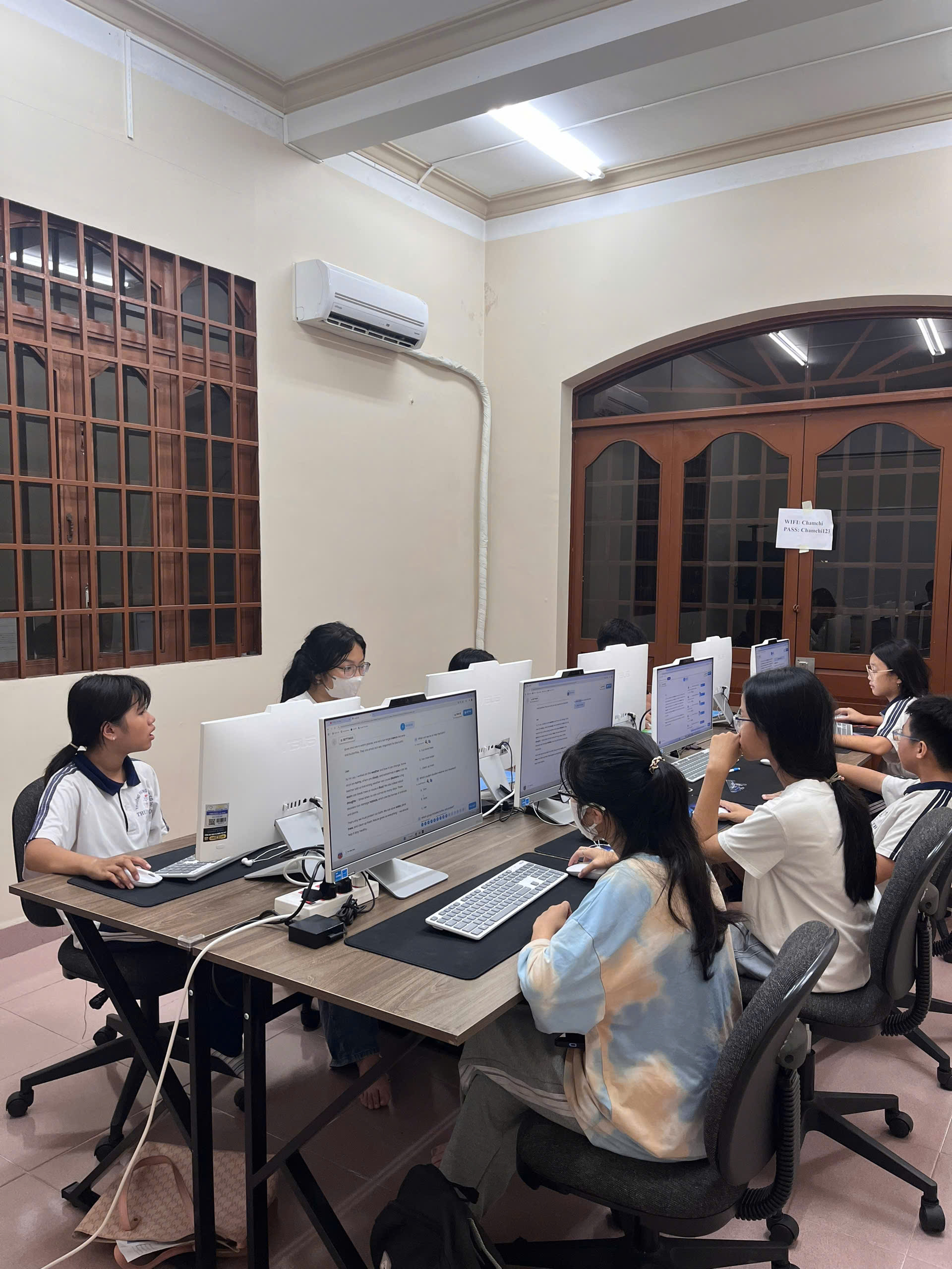 Hoạt động nhóm tiếng Anh
