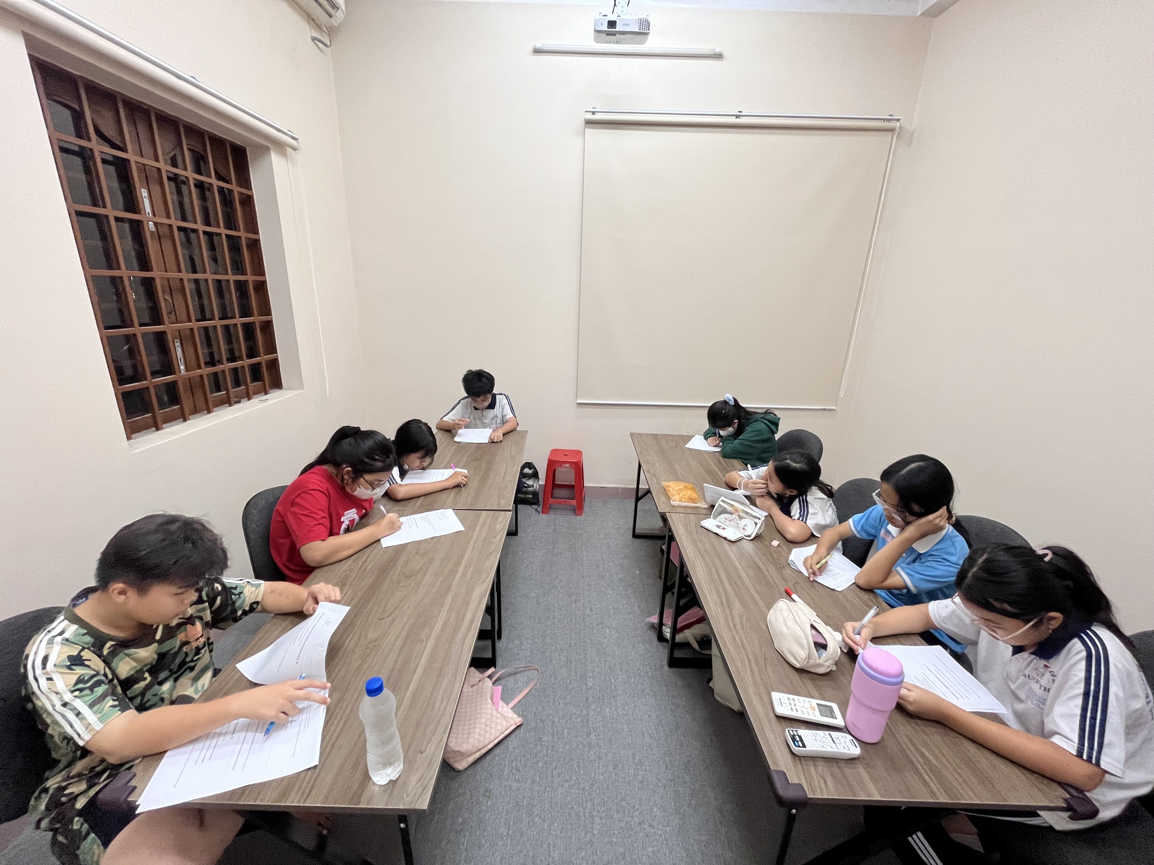 Các bạn làm bài kiểm tra kiến thức